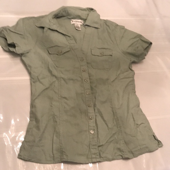 Medium sized button down green linen/rayon top with front buttoned pockets. - Picture 3 of 6